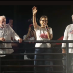 Lula e Janja durante ato de campanha