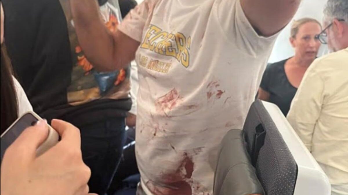 Avião da Flydubai durante incidente