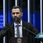 Apoiador de Flávio, Cleitinho é eleito governador de Minas Gerais