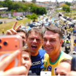 Motocarreatas marcam últimos atos de campanha de Flávio