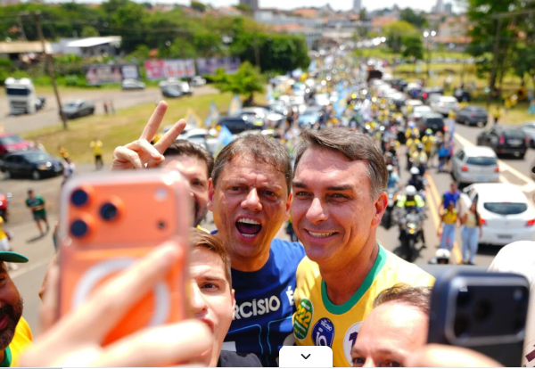 Motocarreatas marcam últimos atos de campanha de Flávio