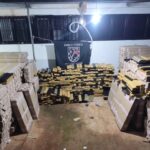 Polícia apreende 3,2 toneladas de maconha escondidas em carga de móveis em MS